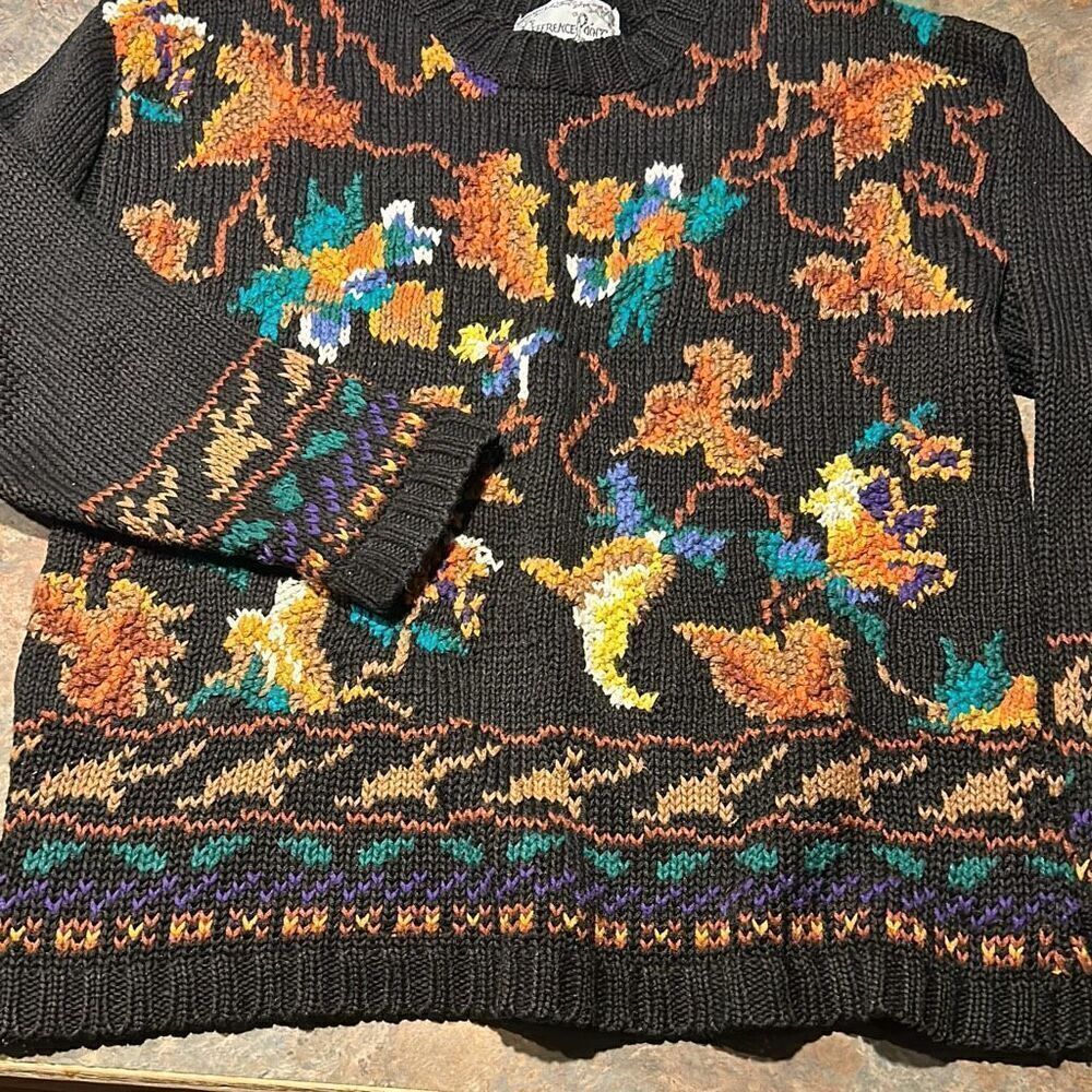 Reference Point Medium Knit Grandma Sweater Asian Flowers